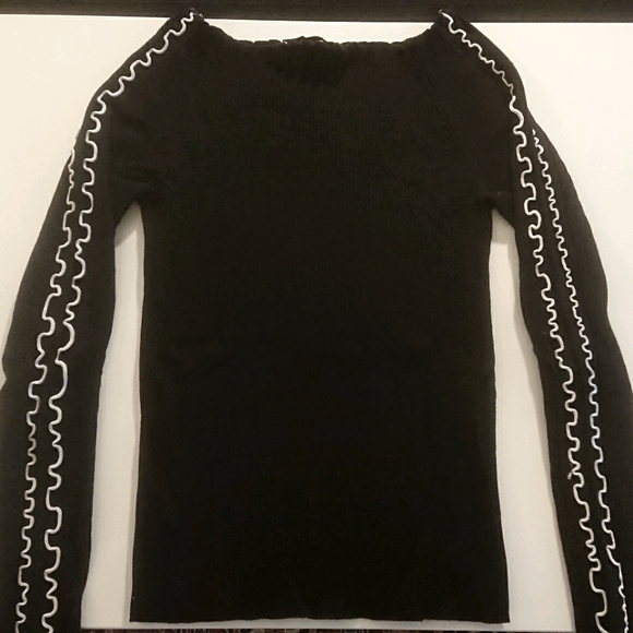 ⚡2/$20⚡Zara Off shoulders knit - Picture 2 of 4